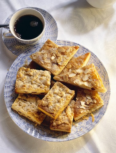 Butter cake & crumble cake