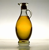 Eine Flasche Sonnenblumenöl