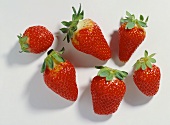 Sechs Erdbeeren