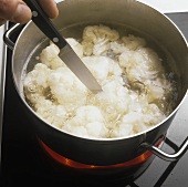 Boiling cauliflower