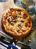 Pizza tonno (pizza with tuna, Italy)