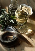 Frischer Aal; Salbei; Olivenöl; Knoblauch