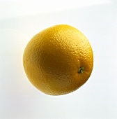 Eine gelbe Grapefruit