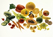 Verschiedenes Gemüse, Obst & Früchte auf weißem Hintergrund