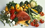 Stillleben mit Rindfleisch & verschiedenem Gemüse