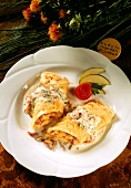 Spaghetti pancake with ham & apple filling and sauce