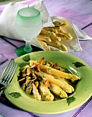 White asparagus with mushrooms