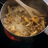 Frying chanterelles