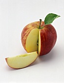 Apfel, ein Viertel herausgeschnitten
