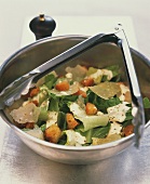 Knackiger Salat nach Art von Caesars Salad