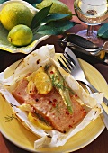 Salmon fillet with fennel and lemon slices