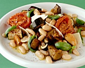 Ratatouille-Gemüse mit weissen Bohnen