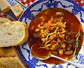 Zuppa di fagioli (Bohnensuppe mit Rosmarin, Italien)