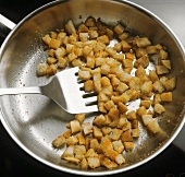 Toasting bread cubes