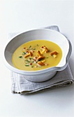 Potato soup with chanterelles and parsley