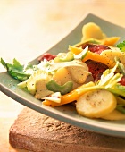 Kartoffelsalat mit Mango, Sellerie, Rinderfilet & Currysauce