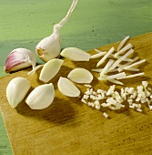 Cutting garlic