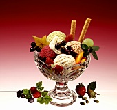 Mixed ice cream with fruit
