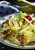 Mixed salad with blue cheese and pears