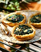 Mini-quiches with spinach