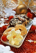 Lemon stars, marzipan rings and nut cookies for Christmas