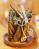 Aubergines with thyme in vinegar (antipasta as gift)
