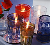Kerzen in orientalischen Gläsern als Partydeko