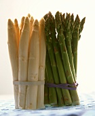A bundle of green and of white asparagus