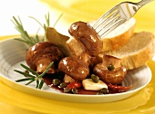 Brown mushrooms in balsamic vinegar (will keep 3-4 weeks)