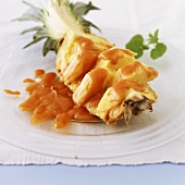 Frische Ananas in Karamellsauce