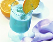 Blue Coconut: drink with Curacao syrup and oranges