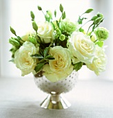 Bouquet of white roses