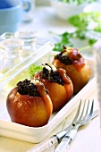 Hearty baked apples: baked apples with black pudding filling