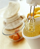 Rührteig zubereiten - Butter schaumig schlagen