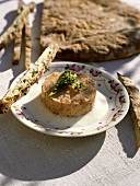 Saumon mariné (marinated salmon with courgette bread, France)