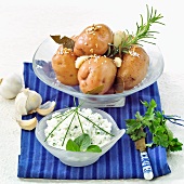 Knoblauchkartoffeln mit Kräuterquark