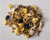 Pot-pourri of dried flowers and leaves