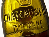 Nahaufnahme einer Châteauneuf-du-Pape Flasche