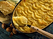 Gratin dauphinois with cheese