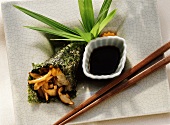 Seetang-Sushi-Tüte mit Shiitake-Pilzen & Möhren