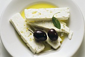 Sheep's cheese (Feta) with black olives & olive oil