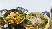 Potatoes with shallots and chicken in wine cream