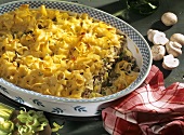 Pasta and mince bake with leeks