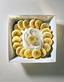 Low-fat quark with sliced banana