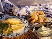 Kürbisstrudel mit Sesam; Käse-Scones (Teigtaschen mit Käse)