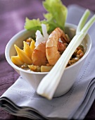 Seafood-Curry mit Garnelen und Mangos