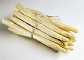 A bundle of white asparagus