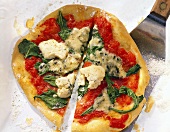 Pizza rucola e Gorgonzola (Pizza mit Blauschimmelkäse)