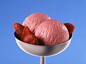 Strawberry ice cream with fresh strawberries