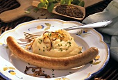 Thuringian sausage with mashed potato